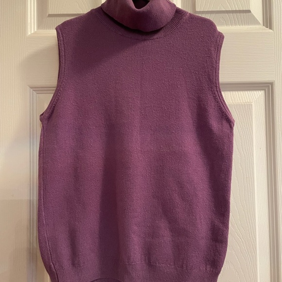 Zara medium size. Very nice material- it is not hot to wear it in summer. - Picture 1 of 4